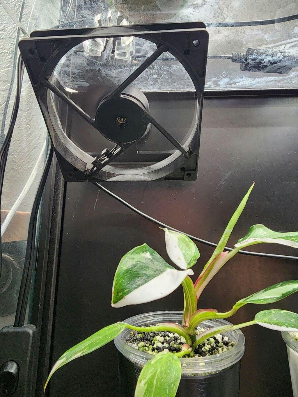 120mm / 80mm Adjustable Magnetic Fan Mount With fan grill and hygrometer Cabinet Greenhouse