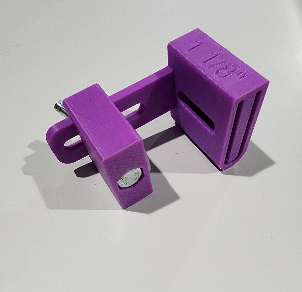 Third Hand Binding Folder Clip streamlines binding for quilting & sewing projects secures fabric ensures smooth feeding for perfect binding