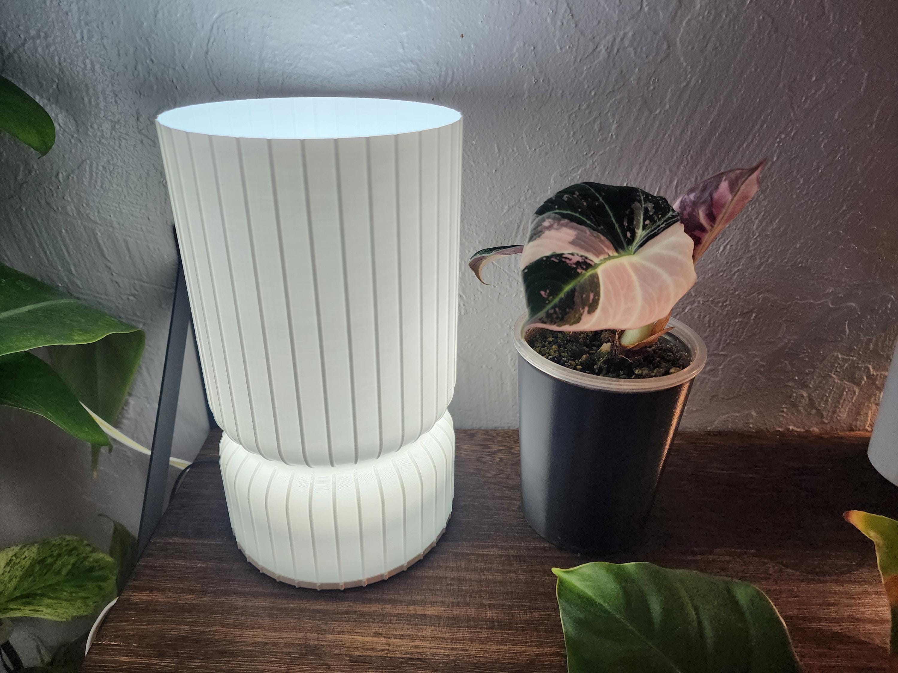 Modern Industrial Table Lamp: Ambient Mood Lighting, Cozy Decor