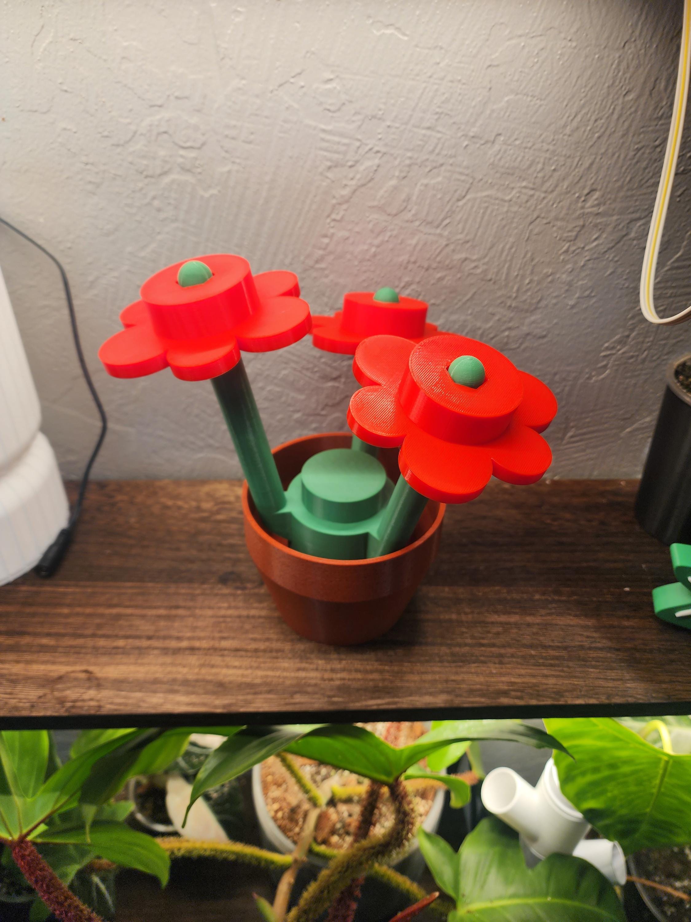 3D Printed Building Block Flowers: Custom Color Bouquet with Magnetic Pot
