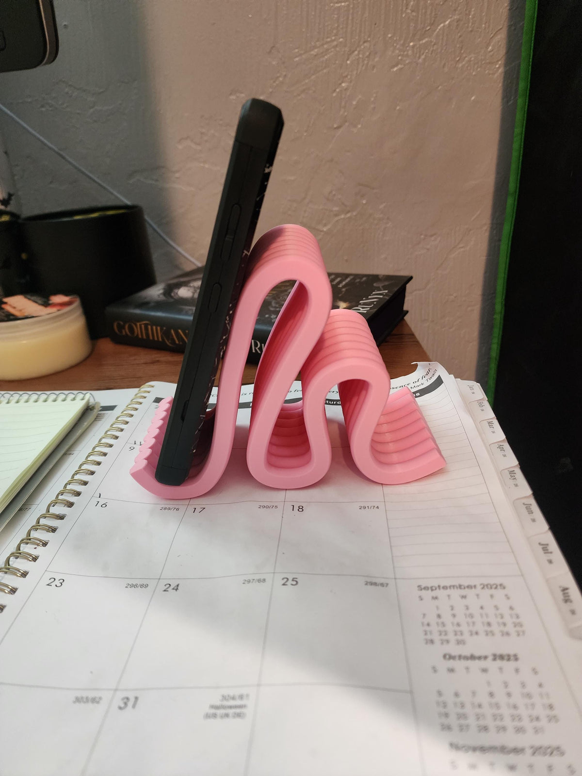 Noodle Phone Holder – Modern Phone Stand for Desk | Minimalist iPhone Holder | Office Decor & Desk Organization | Phone Dock | Table | ERead