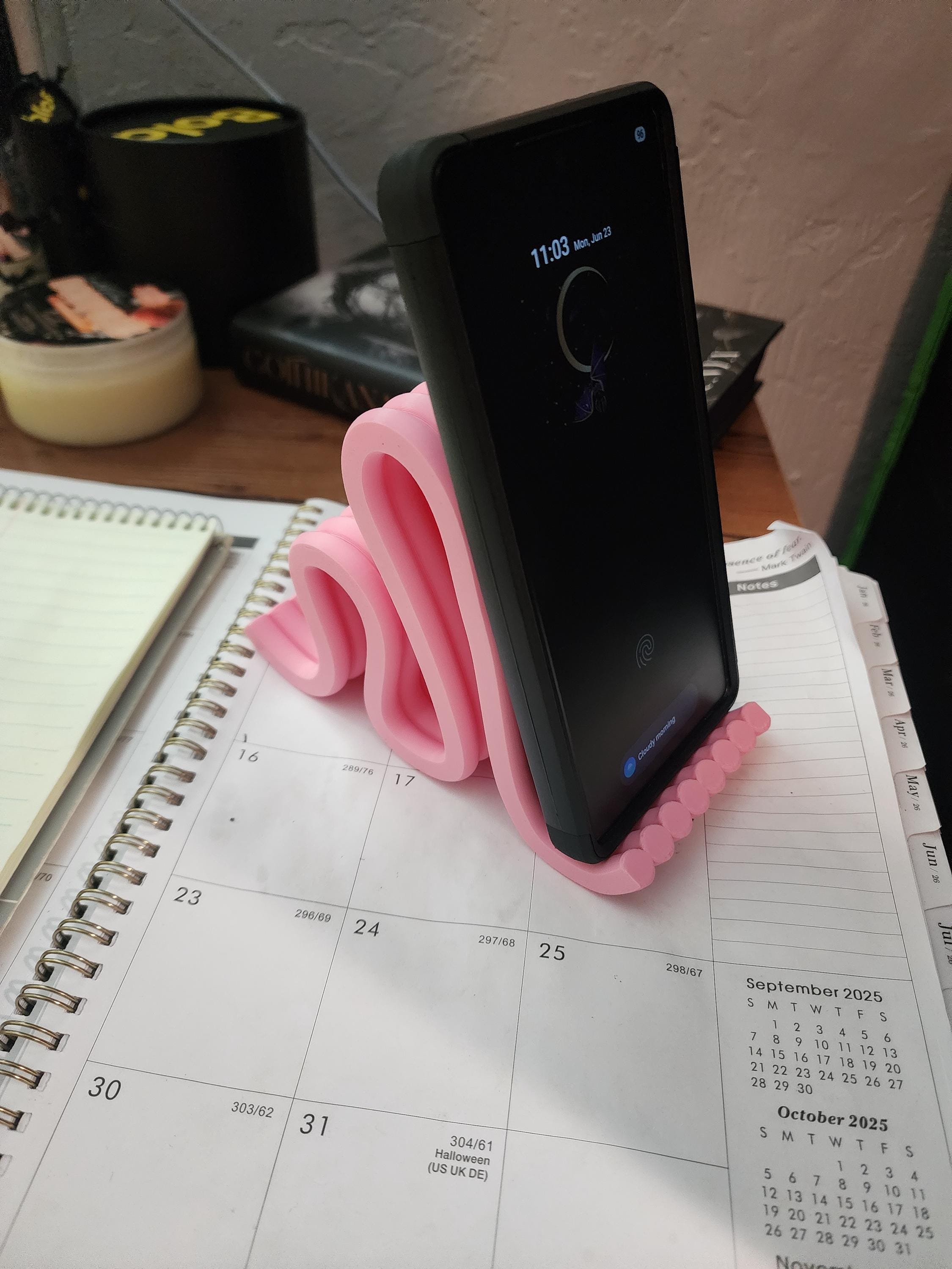 Modern Noodle Phone Holder: Minimalist Desk Organizer