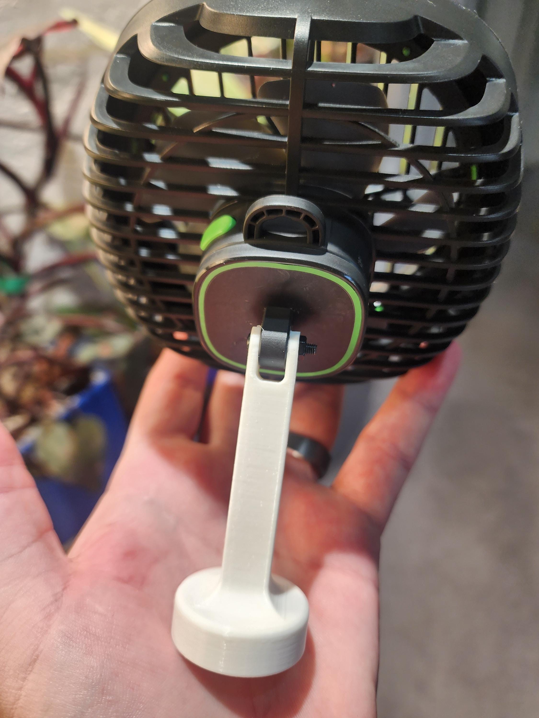 magnetic mount for 4" Vivosun AeroWave D4
