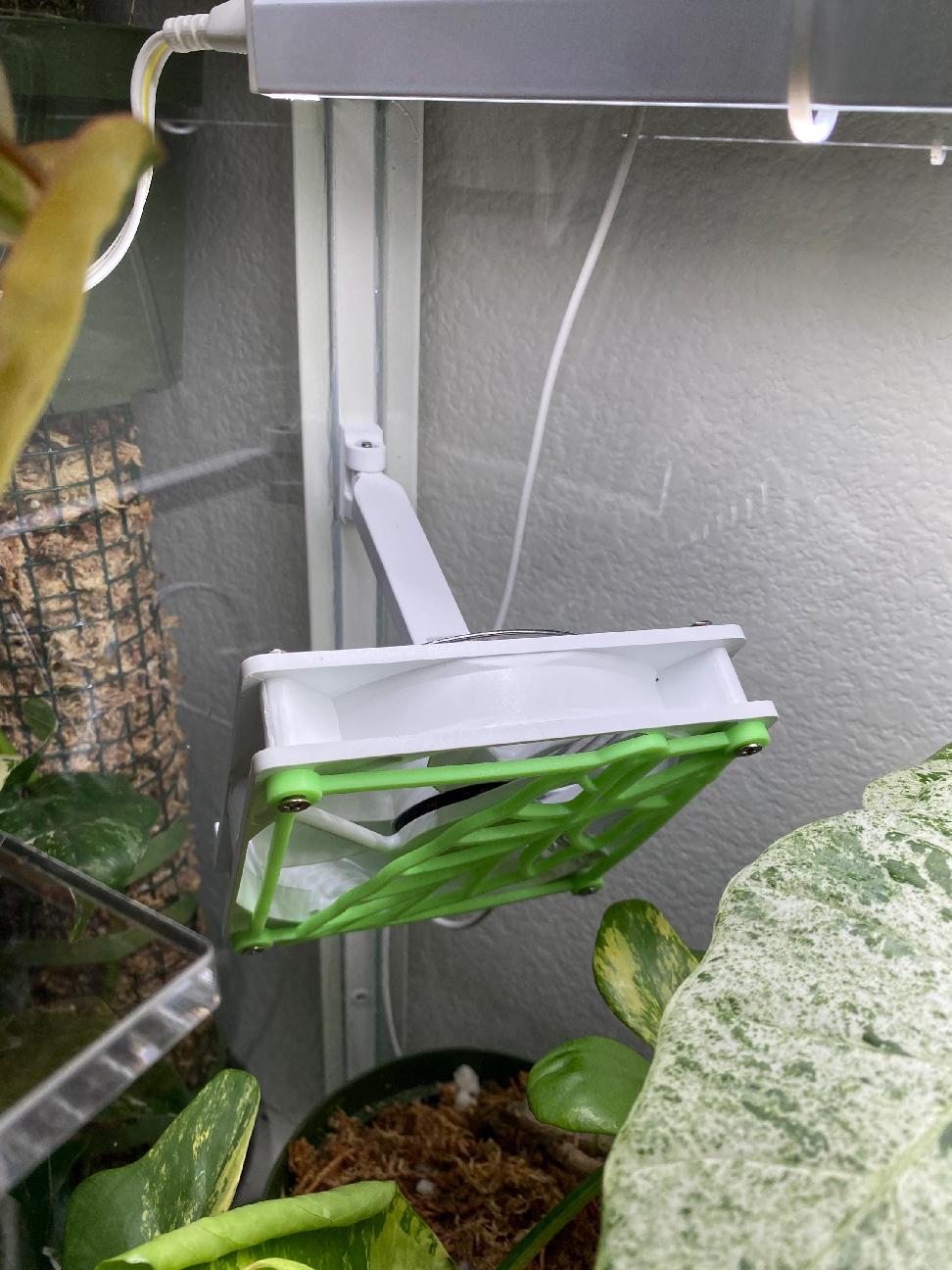 Corner Fan Mount for IKEA Milsbo Greenhouse Cabinet