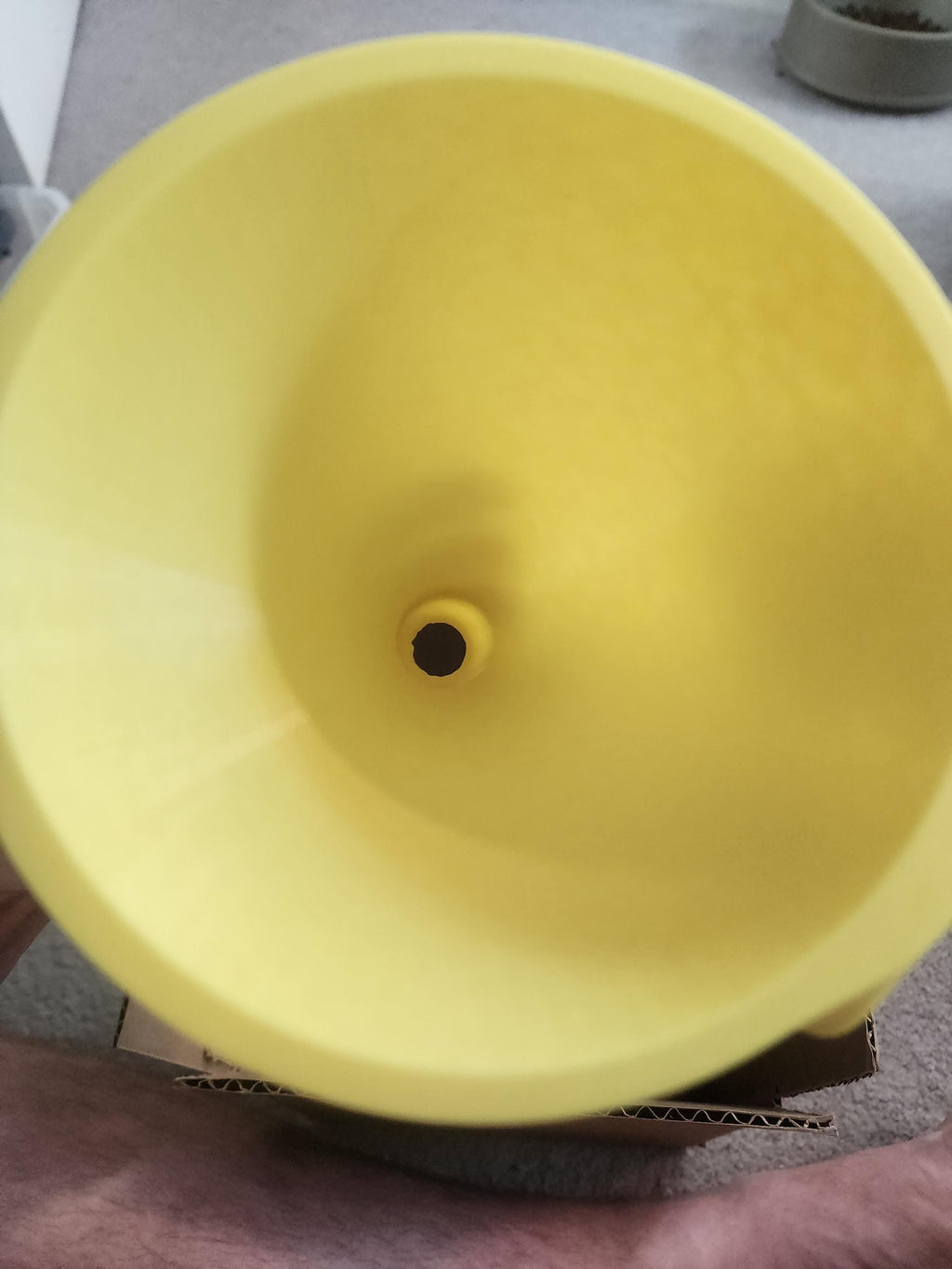 Leak-Proof Magnetic Funnel Holder | Drip Drain Rack for Toolboxes, Lifts & Service Carts